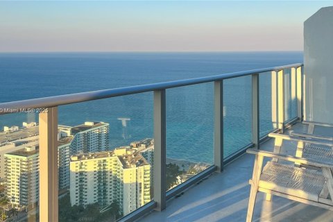 Condominio en venta en Hollywood, Florida, 2 dormitorios, 100.61 m2 № 2081846 - foto 2