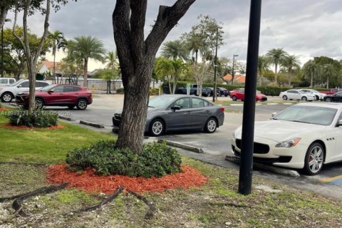 Condo in Cutler Bay, Florida, 1 bedroom № 2153041 - photo 16