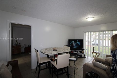 Condo in Cutler Bay, Florida, 1 bedroom № 2153041 - photo 6