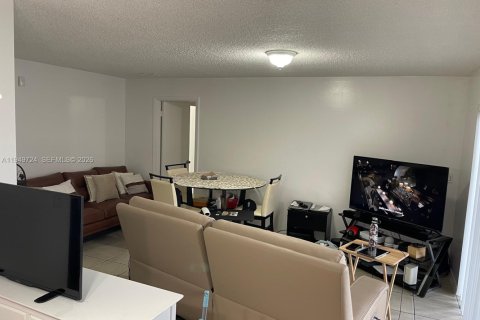 Condo in Cutler Bay, Florida, 1 bedroom № 2153041 - photo 7