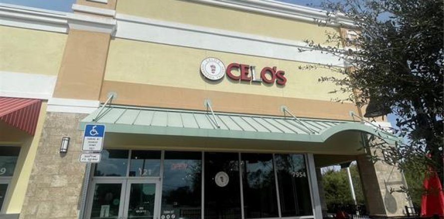 Commercial property in Melbourne, Florida № 1551858