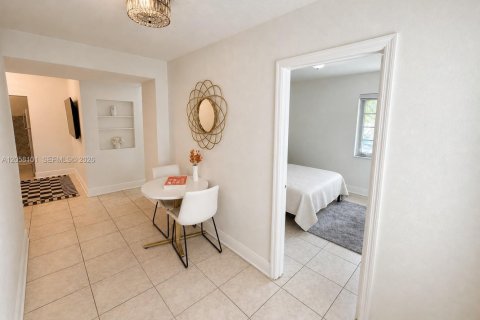 Appartement à louer à Miami Beach, Floride: 2 chambres, 71.07 m2 № 2168145 - photo 2