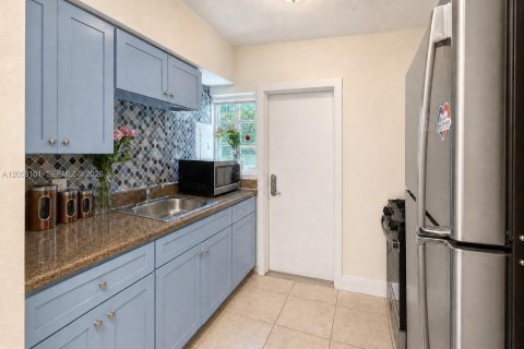 Appartement à louer à Miami Beach, Floride: 2 chambres, 71.07 m2 № 2168145 - photo 10