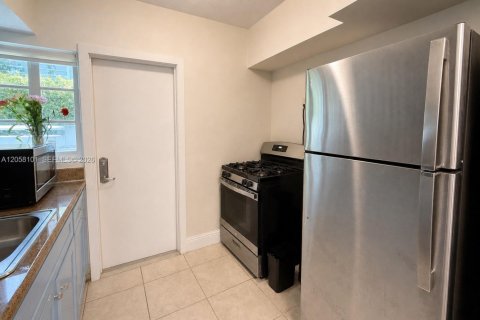 Appartement à louer à Miami Beach, Floride: 2 chambres, 71.07 m2 № 2168145 - photo 13