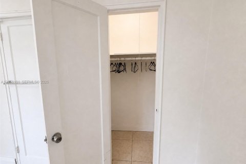Appartement à louer à Miami Beach, Floride: 2 chambres, 71.07 m2 № 2168145 - photo 23