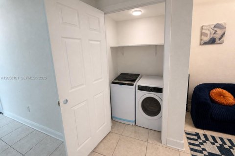 Appartement à louer à Miami Beach, Floride: 2 chambres, 71.07 m2 № 2168145 - photo 7