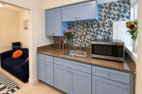 Appartement à louer à Miami Beach, Floride: 2 chambres, 71.07 m2 № 2168145 - photo 12