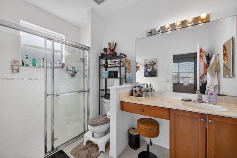 House in Port St. Lucie, Florida 3 bedrooms, 142.33 sq.m. № 2005276 - photo 18