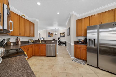 House in Port St. Lucie, Florida 3 bedrooms, 142.33 sq.m. № 2005276 - photo 12