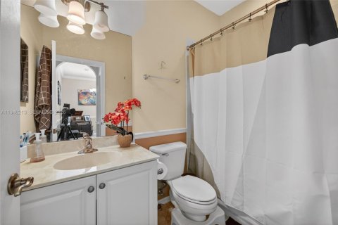 House in Port St. Lucie, Florida 3 bedrooms, 142.33 sq.m. № 2005276 - photo 20