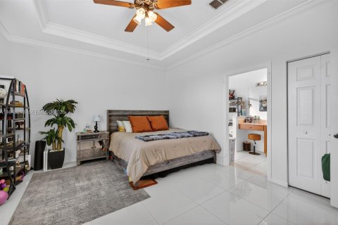 House in Port St. Lucie, Florida 3 bedrooms, 142.33 sq.m. № 2005276 - photo 16