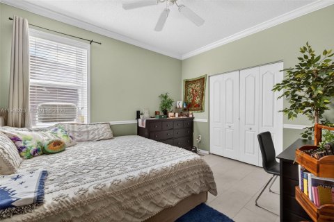 House in Port St. Lucie, Florida 3 bedrooms, 142.33 sq.m. № 2005276 - photo 21