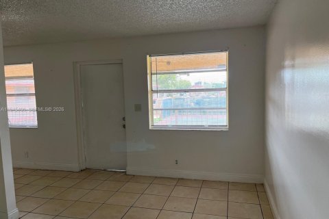 Condo in Oakland Park, Florida, 1 bedroom  № 2001823
