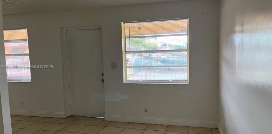 Condo in Oakland Park, Florida, 1 bedroom  № 2001823