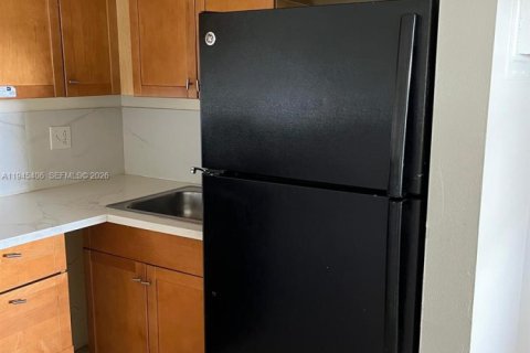 Condo in Oakland Park, Florida, 1 bedroom  № 2001823 - photo 9