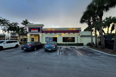 Commercial property in Deerfield Beach, Florida № 1938693 - photo 6