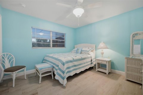 House in Seffner, Florida 3 bedrooms, 150.22 sq.m. № 2273335 - photo 25