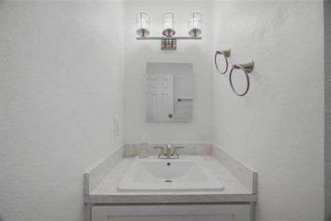 House in Seffner, Florida 3 bedrooms, 150.22 sq.m. № 2273335 - photo 28