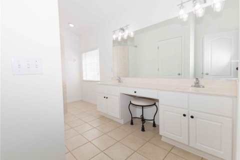 House in Wildwood, Florida 3 bedrooms, 177.81 sq.m. № 1917650 - photo 27