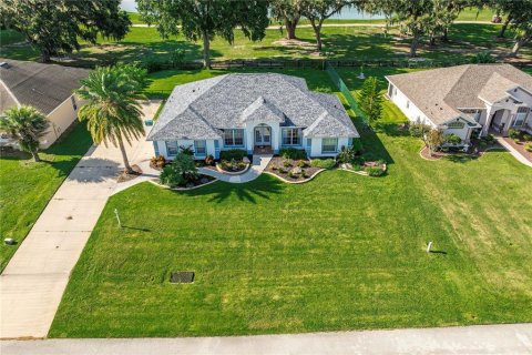 House in Wildwood, Florida 3 bedrooms, 177.81 sq.m. № 1917650 - photo 2