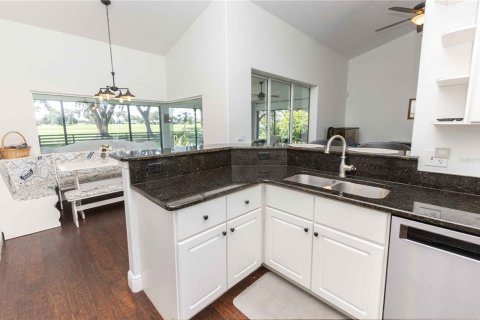 House in Wildwood, Florida 3 bedrooms, 177.81 sq.m. № 1917650 - photo 10