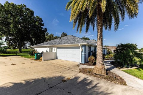 House in Wildwood, Florida 3 bedrooms, 177.81 sq.m. № 1917650 - photo 4