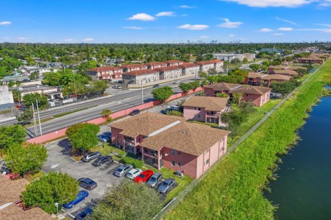 Condominio en venta en Miami, Florida, 3 dormitorios, 100.8 m2 № 1933876 - foto 5