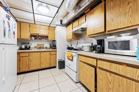 Condominio en venta en Miami, Florida, 3 dormitorios, 100.8 m2 № 1933876 - foto 11