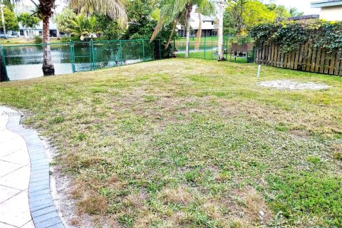 House in Cooper City, Florida 4 bedrooms, 209.87 sq.m. № 1730286 - photo 29