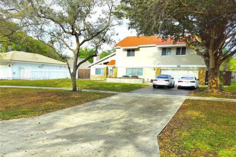 House in Cooper City, Florida 4 bedrooms, 209.87 sq.m. № 1730286 - photo 3