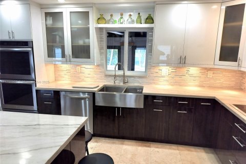 House in Cooper City, Florida 4 bedrooms, 209.87 sq.m. № 1730286 - photo 14