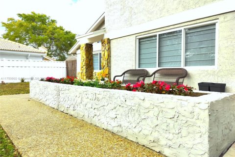 House in Cooper City, Florida 4 bedrooms, 209.87 sq.m. № 1730286 - photo 5