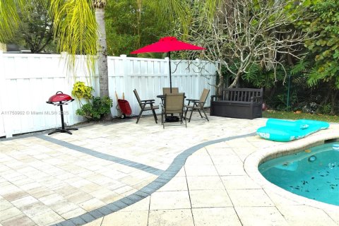 House in Cooper City, Florida 4 bedrooms, 209.87 sq.m. № 1730286 - photo 26