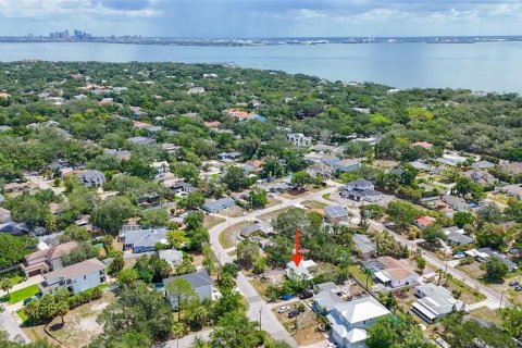 House in Tampa, Florida 3 bedrooms, 144.18 sq.m. № 2280107 - photo 2