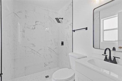 House in Tampa, Florida 3 bedrooms, 144.18 sq.m. № 2280107 - photo 8