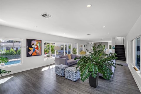 House in Miami Shores, Florida 3 bedrooms, 193.7 sq.m. № 1478879 - photo 9