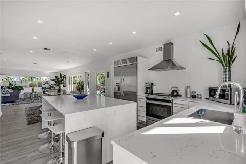 House in Miami Shores, Florida 3 bedrooms, 193.7 sq.m. № 1478879 - photo 15