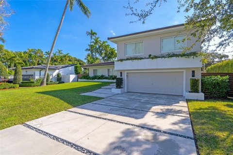 House in Miami Shores, Florida 3 bedrooms, 193.7 sq.m. № 1478879 - photo 3