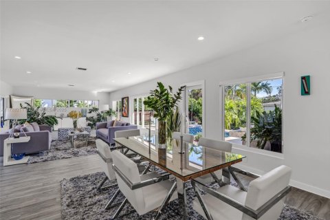 House in Miami Shores, Florida 3 bedrooms, 193.7 sq.m. № 1478879 - photo 12