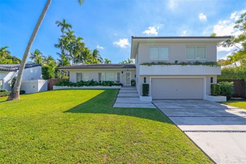 House in Miami Shores, Florida 3 bedrooms, 193.7 sq.m. № 1478879 - photo 2
