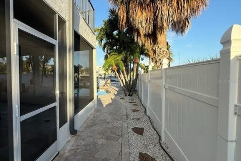 Villa ou maison à louer à North Redington Beach, Floride: 5 chambres, 377.46 m2 № 2406953 - photo 22