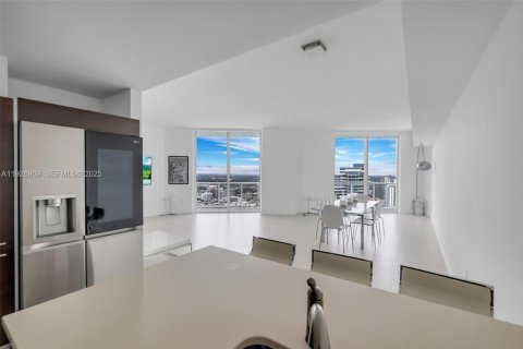 Condo in Miami, Florida, 3 bedrooms  № 1988192 - photo 13