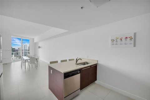 Condo in Miami, Florida, 3 bedrooms  № 1988192 - photo 12