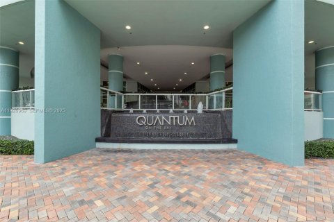 Condo in Miami, Florida, 3 bedrooms  № 1988192 - photo 30