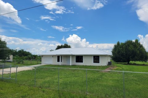 Casa en venta en Clewiston, Florida, 3 dormitorios, 140.56 m2 № 1836449 - foto 2