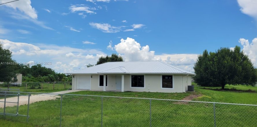 Casa en Clewiston, Florida 3 dormitorios, 140.56 m2 № 1836449