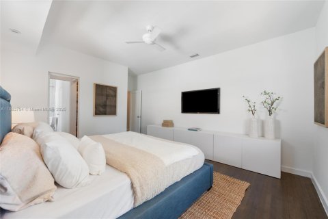 Copropriété à vendre à Miami Beach, Floride: 3 chambres, 126.63 m2 № 1957519 - photo 11