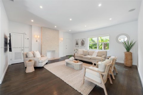 Copropriété à vendre à Miami Beach, Floride: 3 chambres, 126.63 m2 № 1957519 - photo 1