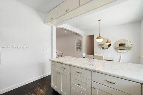 Copropriété à vendre à Miami Beach, Floride: 3 chambres, 126.63 m2 № 1957519 - photo 8
