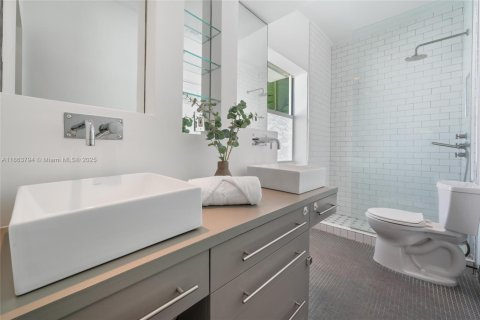 Copropriété à vendre à Miami Beach, Floride: 3 chambres, 126.63 m2 № 1957519 - photo 14